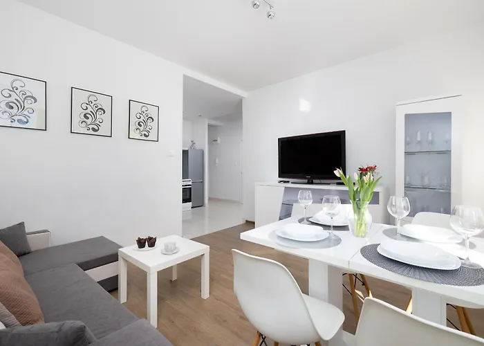 Appartamento Rynek Sienny Cosy By Bookinghost